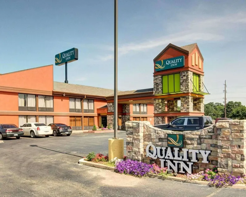 Quality Inn Fort Smith I-540 - Image 1