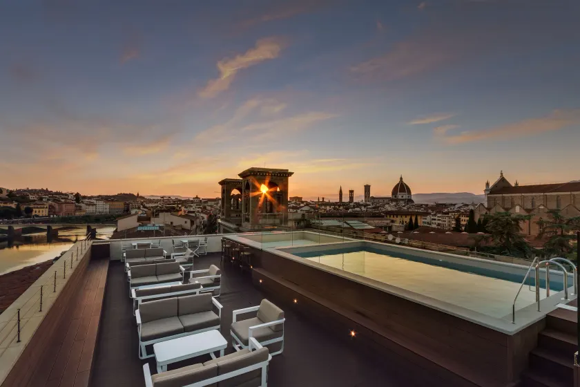 Plaza Hotel Lucchesi - Image 1