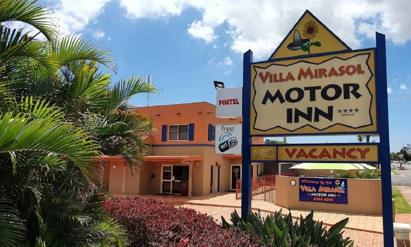 Villa Mirasol Motor Inn - Image 1