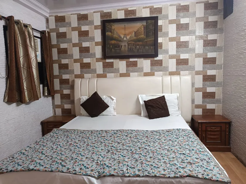 Hotel White Palace,Nizamuddin Railway Station - Image 1