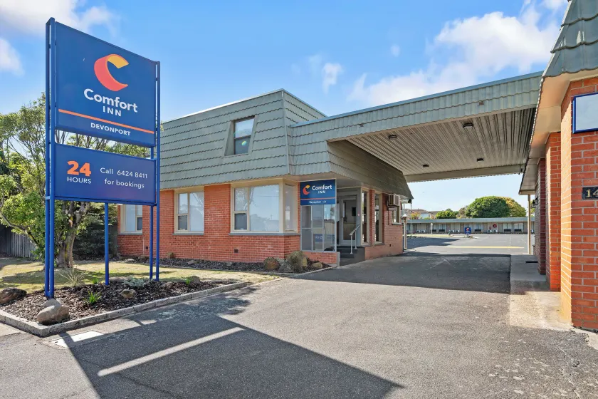 Comfort Inn Devonport - Image 1