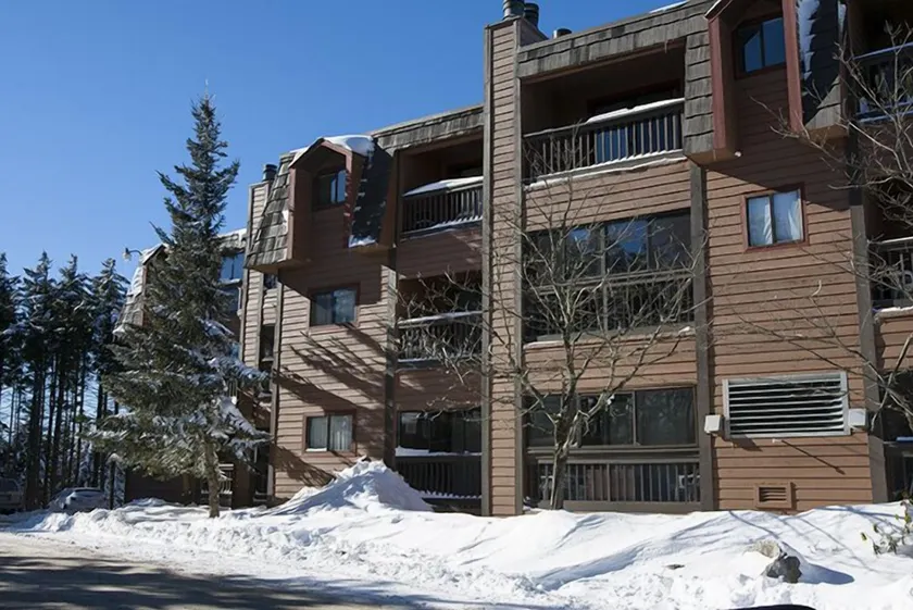Snowcrest 2 BR / 2 Bath ~ Mise à jour, Dernier étage, Enfants bienvenus, WiFI gratuit, Bains à remous. - Image 1