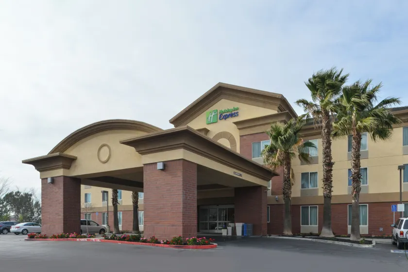 Holiday Inn Express Woodland by IHG - Image 1