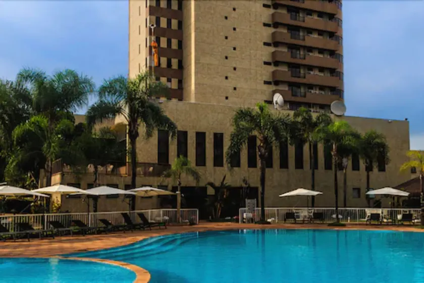 Marques Plaza Hotel - Image 1