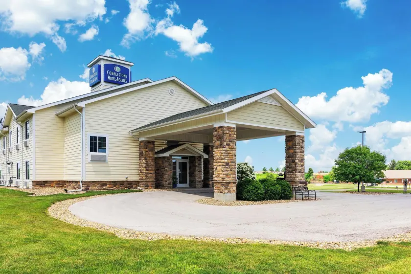 Cobblestone Hotel & Suites - Knoxville - Image 1