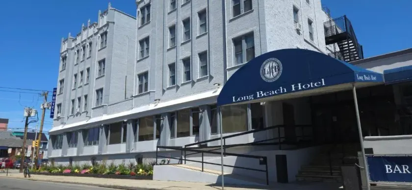 Long Beach Hotel - Image 1