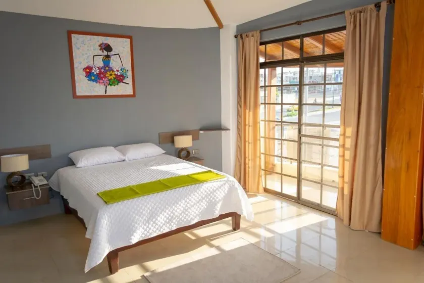 HOTEL MANTA BEACH MADRIGAL - Image 1
