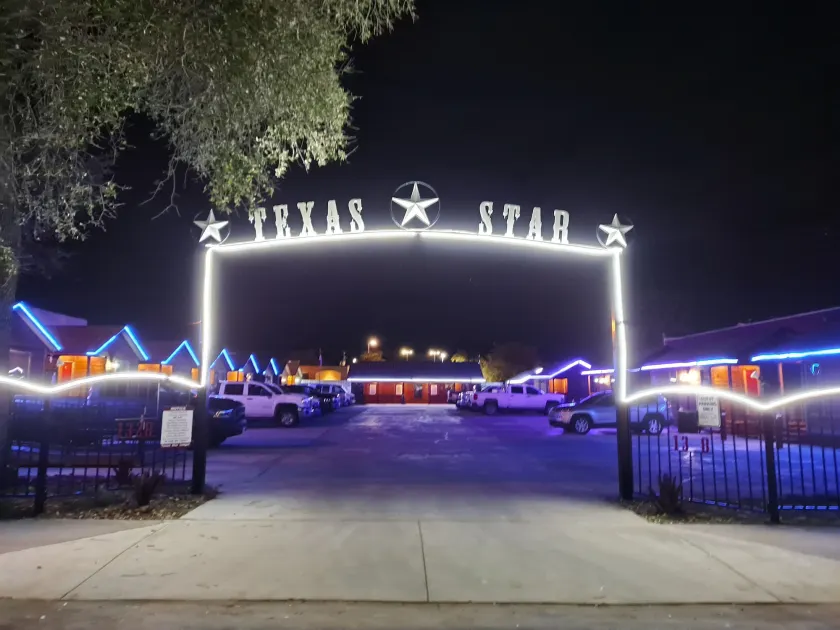 Texas Star Lodges - Image 1