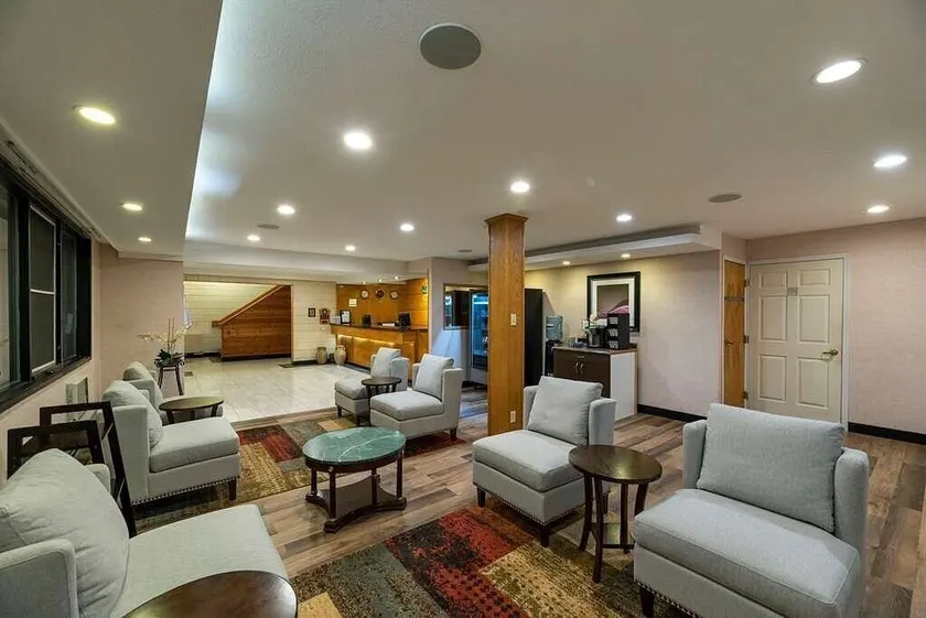 Prestige Riverside Lodge Quesnel - Image 1