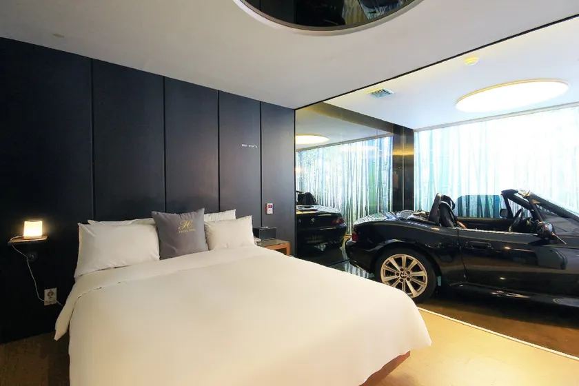 H Drive Hotel - Image 1