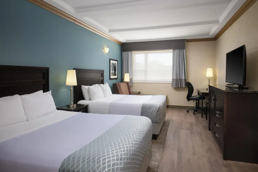 Best Western Plus Kamloops Hotel - Image 1