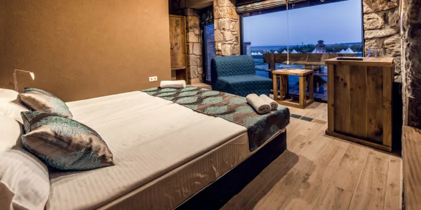 Keros Blue - Luxury in Wilderness - Image 1