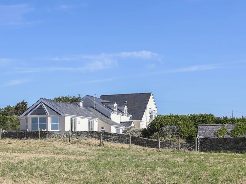 Glanrhyd Isaf - Image 1