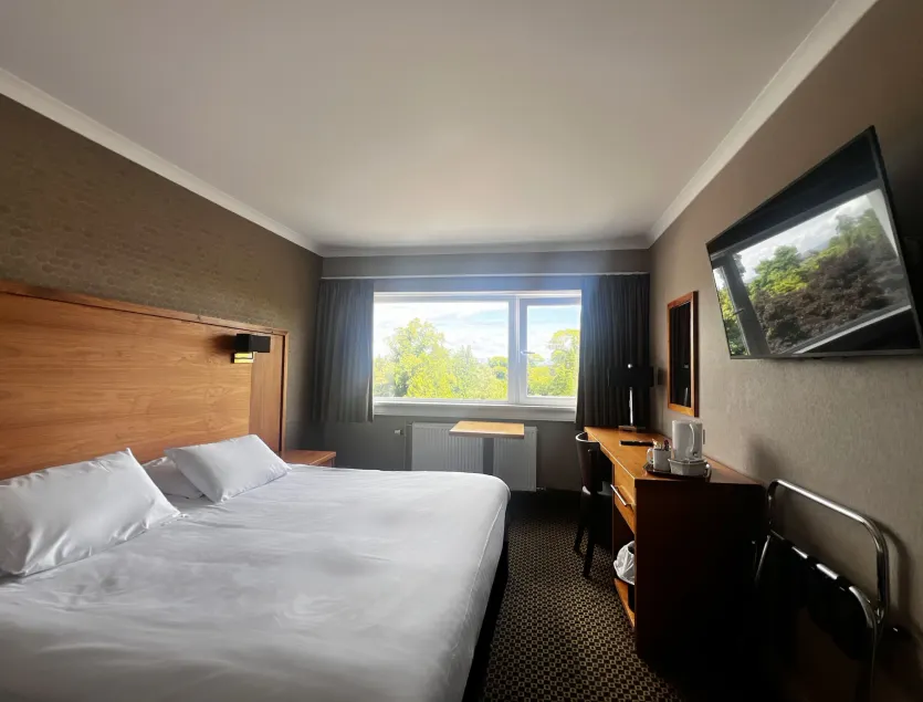 Park Hotel - Image 1