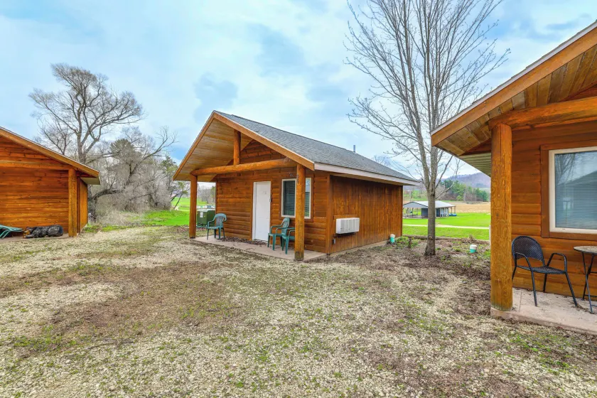 Explore the Mississippi River! Cabin in Cochrane - Image 1