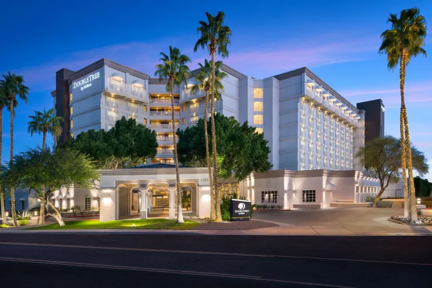 DoubleTree by Hilton Phoenix Mesa - Image 1