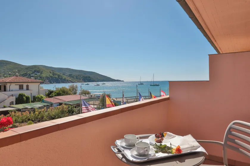 Hotel Riva del Sole - Image 1