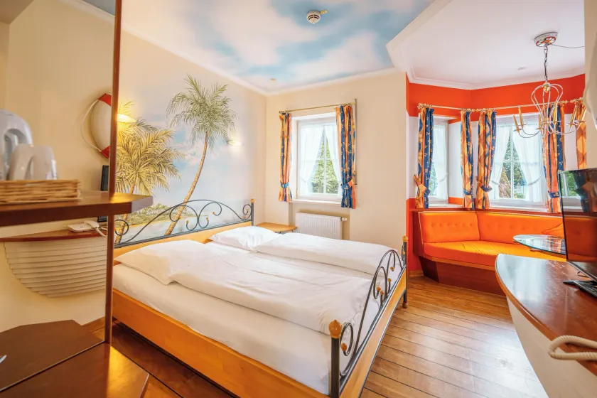 König Ludwig Design Hotel NEU Zimmer mit Sauna oder Whirlpool, genug Parkplatz - Image 1