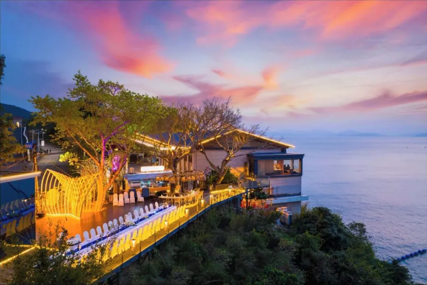 Shenzhen Half Day Cloud Coast Resort - Image 1