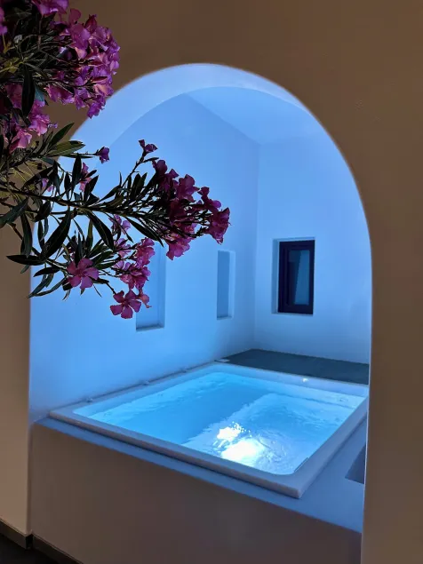 Miracles Suites - Adults Only - Image 1