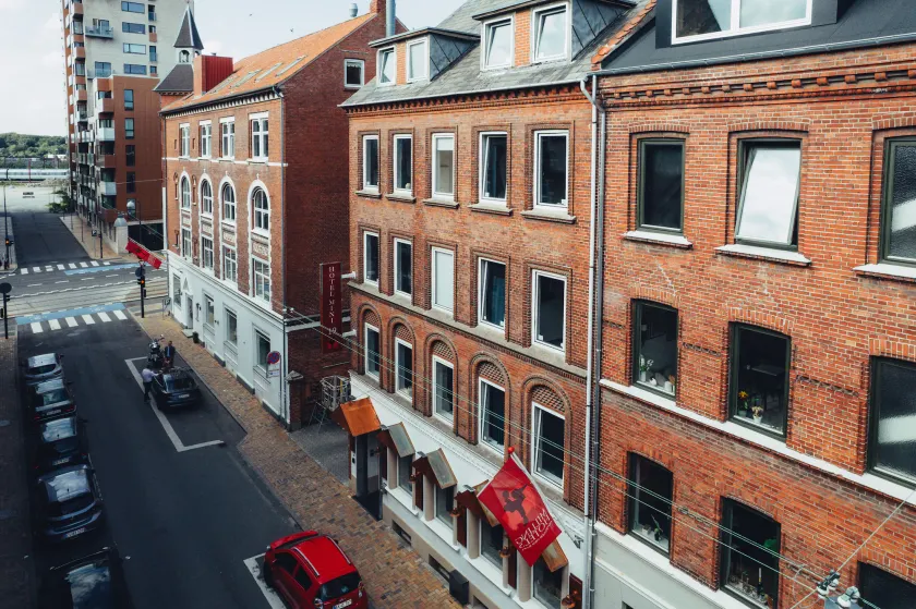Milling Hotel Mini 19 - Image 1