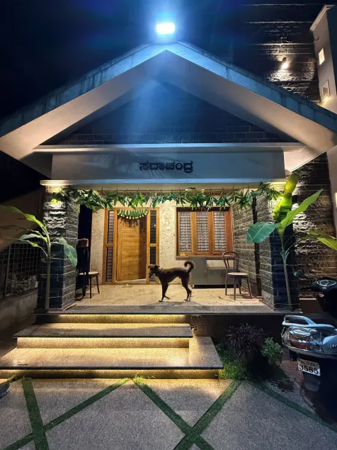 Sadachandra Home Stay - Image 1