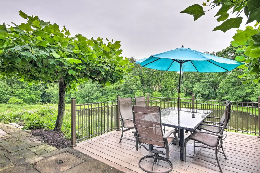 'mimis Place' ~ Ohio Countryside Duplex w/ Deck - Image 1