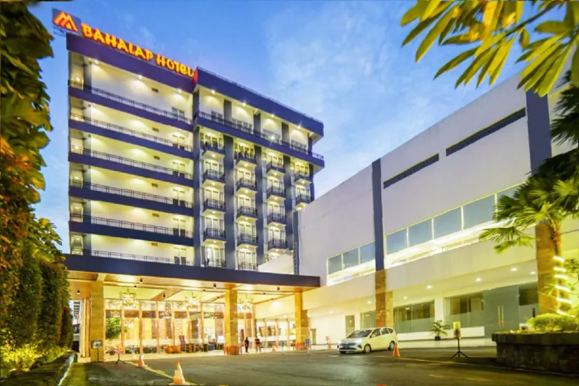 M Bahalap Hotel Palangka Raya - Image 1