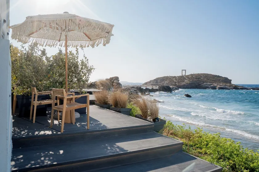 Portara Seaside Luxury Suites - Image 1