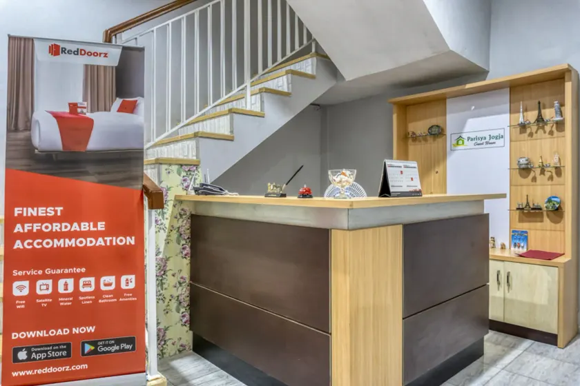 RedDoorz near Sindu Kusuma Edupark 2 - Reception