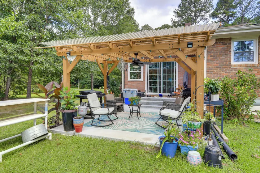 5 Mi to Trilith Studios: Apt w/ Furnished Pergola - Image 1