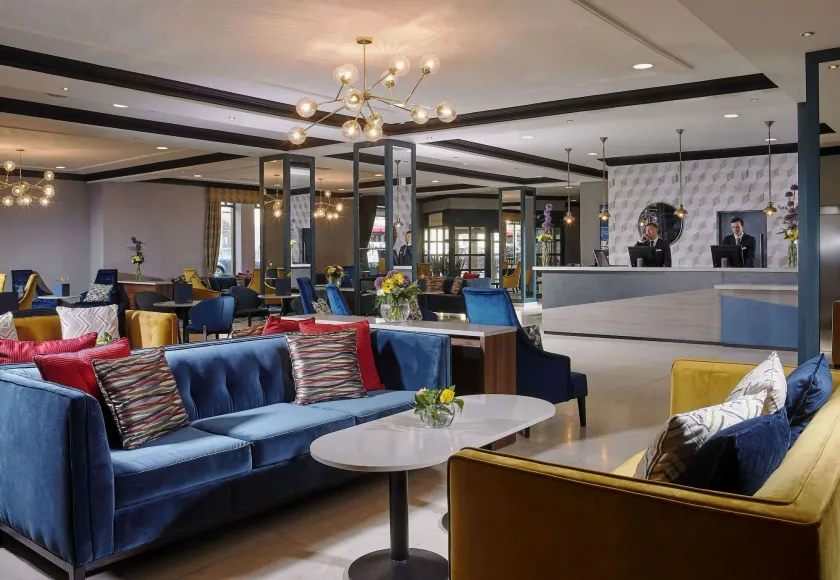 Camden Court Hotel - Image 1