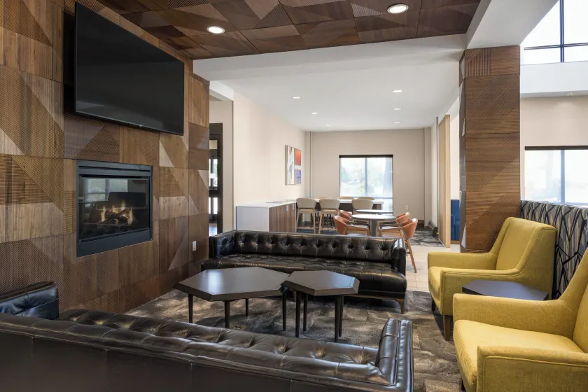Holiday Inn Express Belgrade-Bozeman Area by IHG - Área de estar no saguão