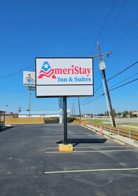 Ameristay Inn & Suites - Image 1
