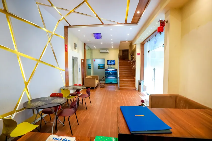 Hotel Apex International - Image 1