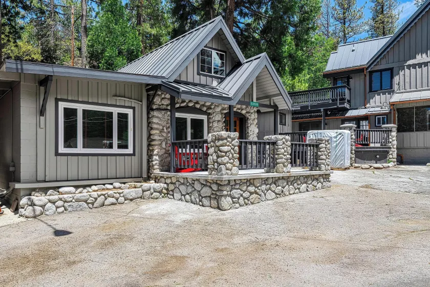 The Grand Idyllwild Lodge - Image 1