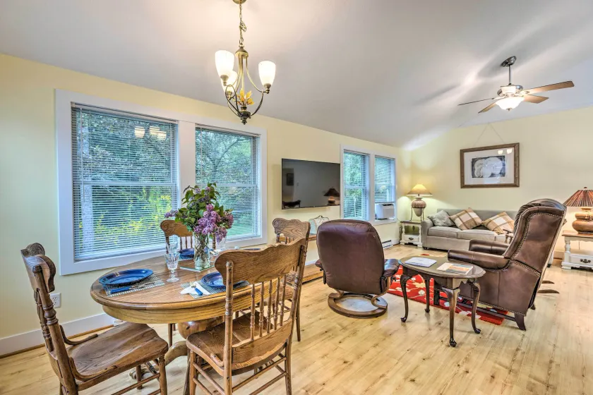 2 Bedrooms, Near Biking Trail, and Frankfort! - Image 1