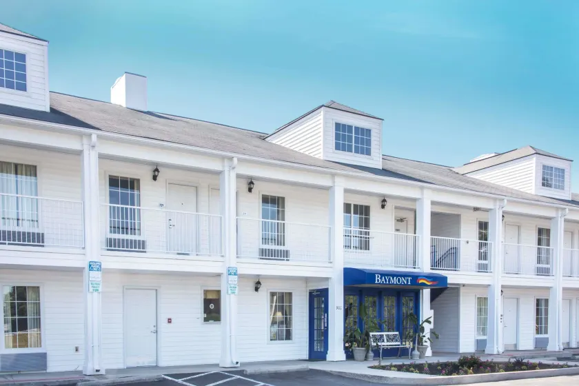 Baymont by Wyndham Dunn - Image 1