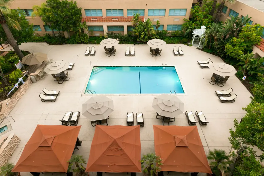 Grand Vista Hotel - Image 1