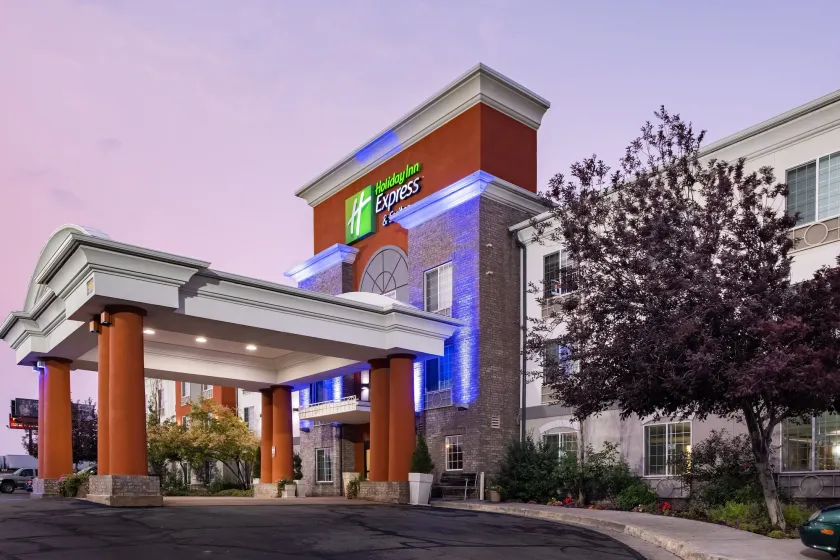 Holiday Inn Express Hotel & Suites Evanston by IHG - Image 1