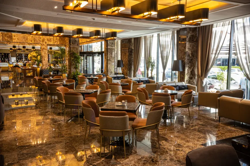 Hotel Golden Palace - Image 1