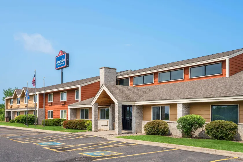 AmericInn by Wyndham Little Falls - Image 1