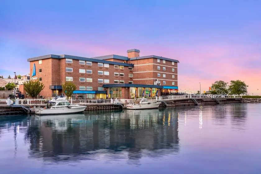 The Harborview on Lake Michigan, an Ascend Collection Hotel - Image 1