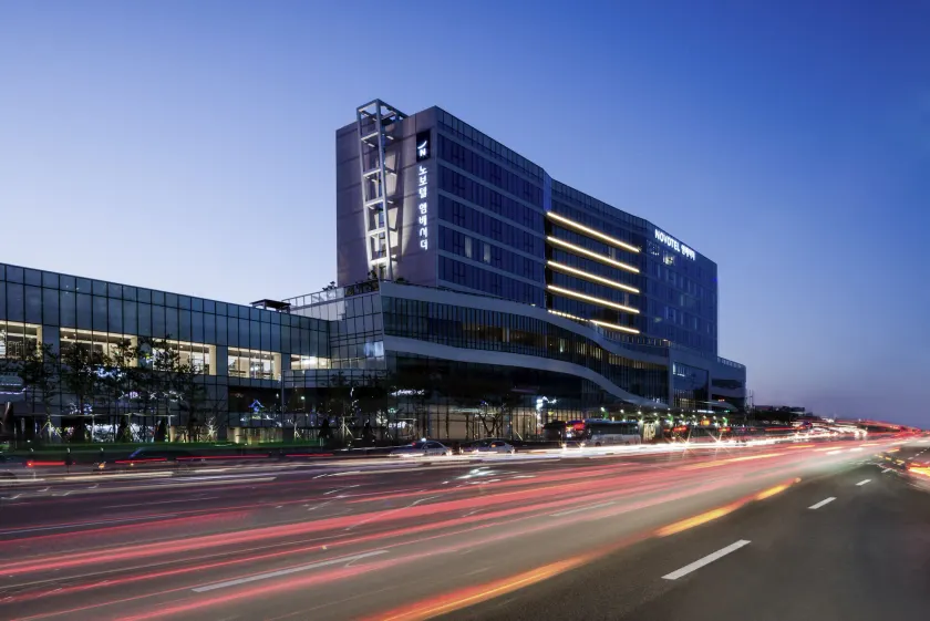 Novotel Ambassador Suwon - Image 1