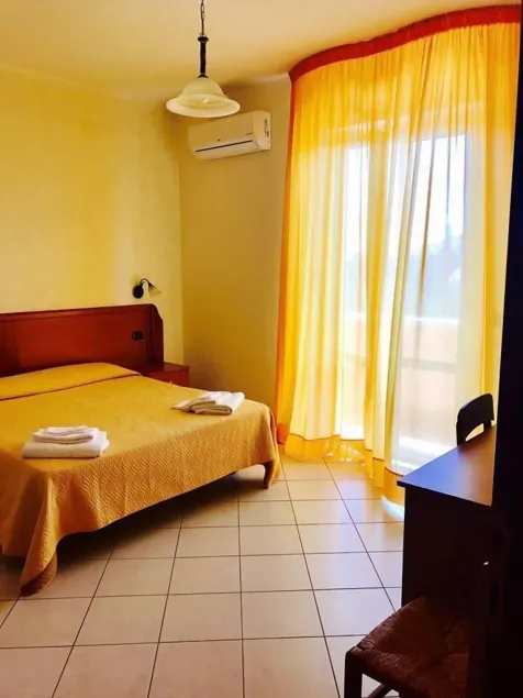 Hotel Ristorante La Decanata - Image 1