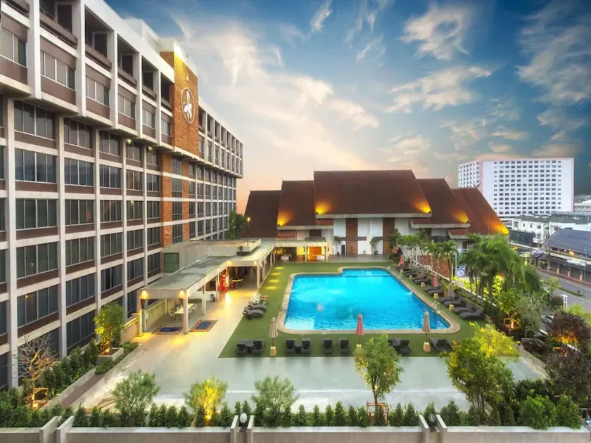 Chiang Mai Orchid Hotel - Image 1