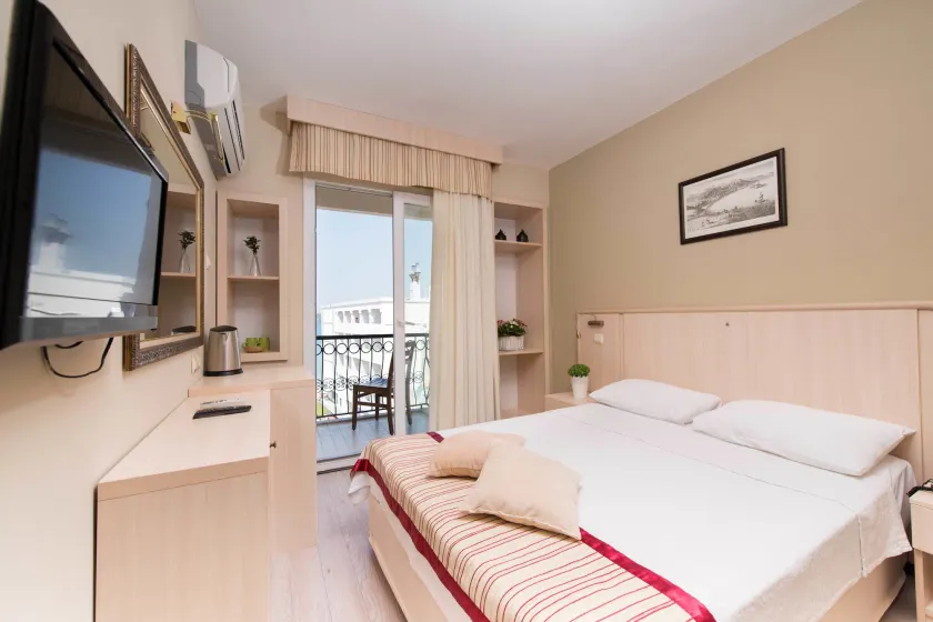 İleri Hotel & Apartments - Image 1
