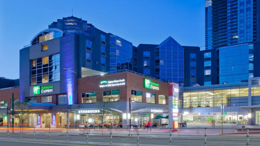 Holiday Inn Express Vancouver-Metrotown (Burnaby) - Image 1