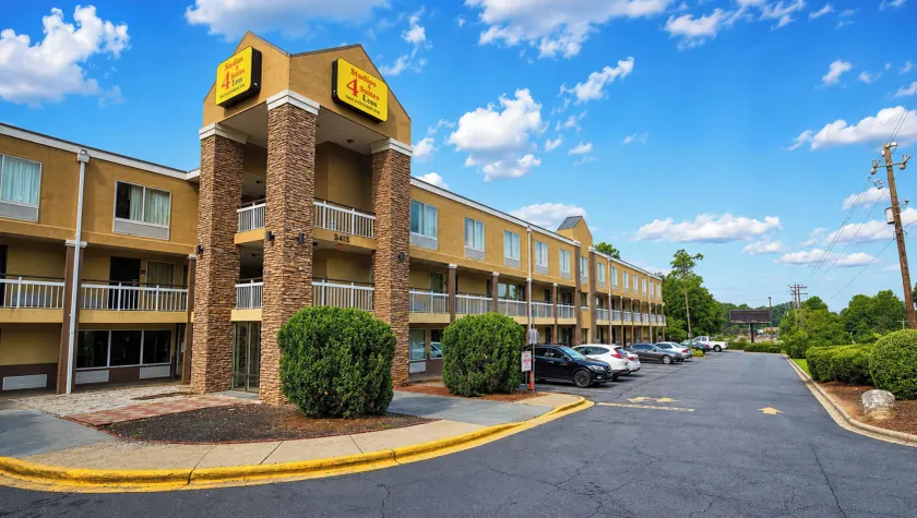 Studios & Suites 4 Less Charlotte - Image 1