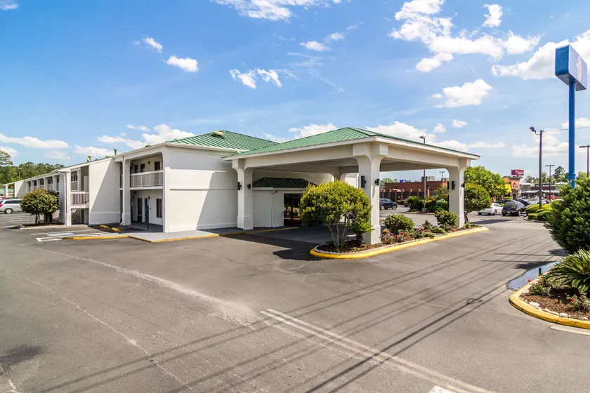 Motel 6 Waycross - Image 1